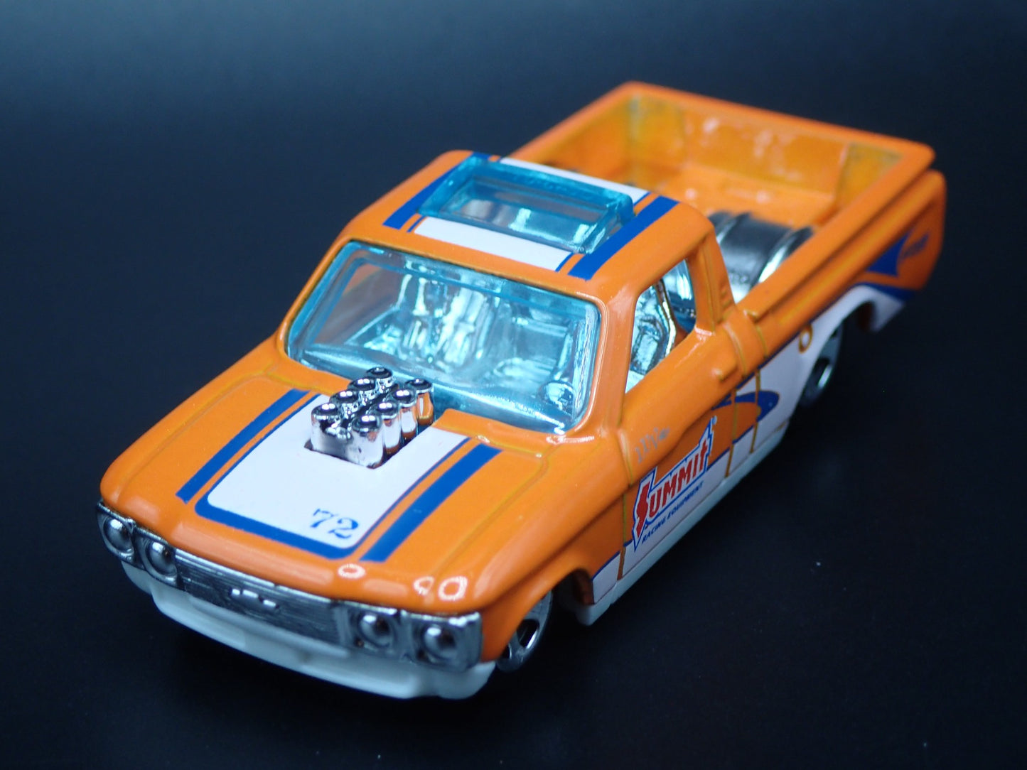 1972 72 CHEVY CHEVROLET LUV PICKUP TRUCK 1:64 SCALE DIORAMA DIECAST MODEL CAR