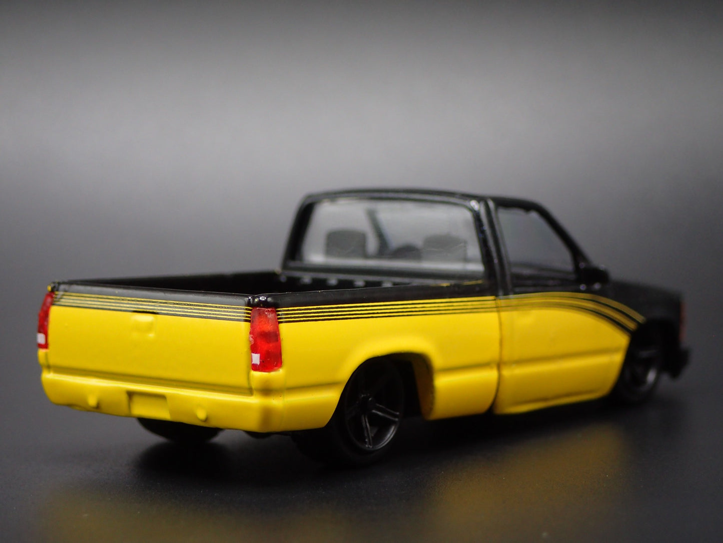 1992 92 CHEVY CHEVROLET C1500 SS 454 PICKUP TRUCK 1:64 SCALE DIECAST MODEL CAR