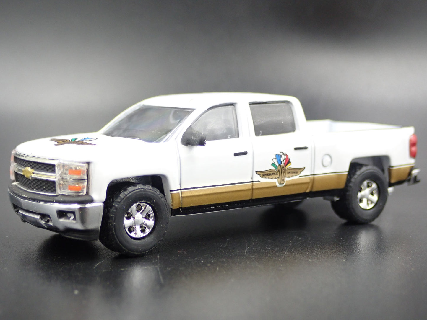 2014-2019 CHEVY CHEVROLET SILVERADO TRUCK INDY 500 HITCH 1:64 DIECAST MODEL CAR