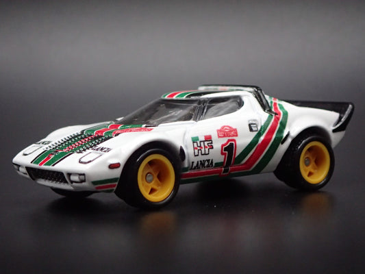 1973-1978 LANCIA STRATOS RACE CAR WHITE 1:64 SCALE DIORAMA DIECAST MODEL CAR
