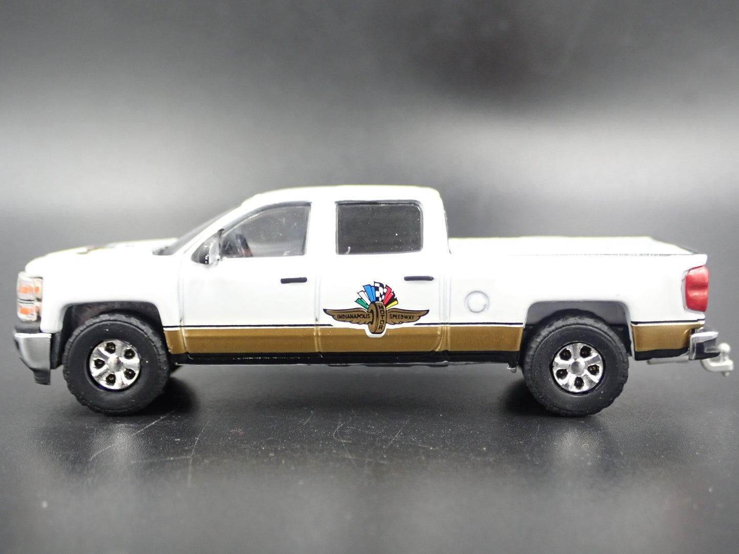 2014-2019 CHEVY CHEVROLET SILVERADO TRUCK INDY 500 HITCH 1:64 DIECAST MODEL CAR