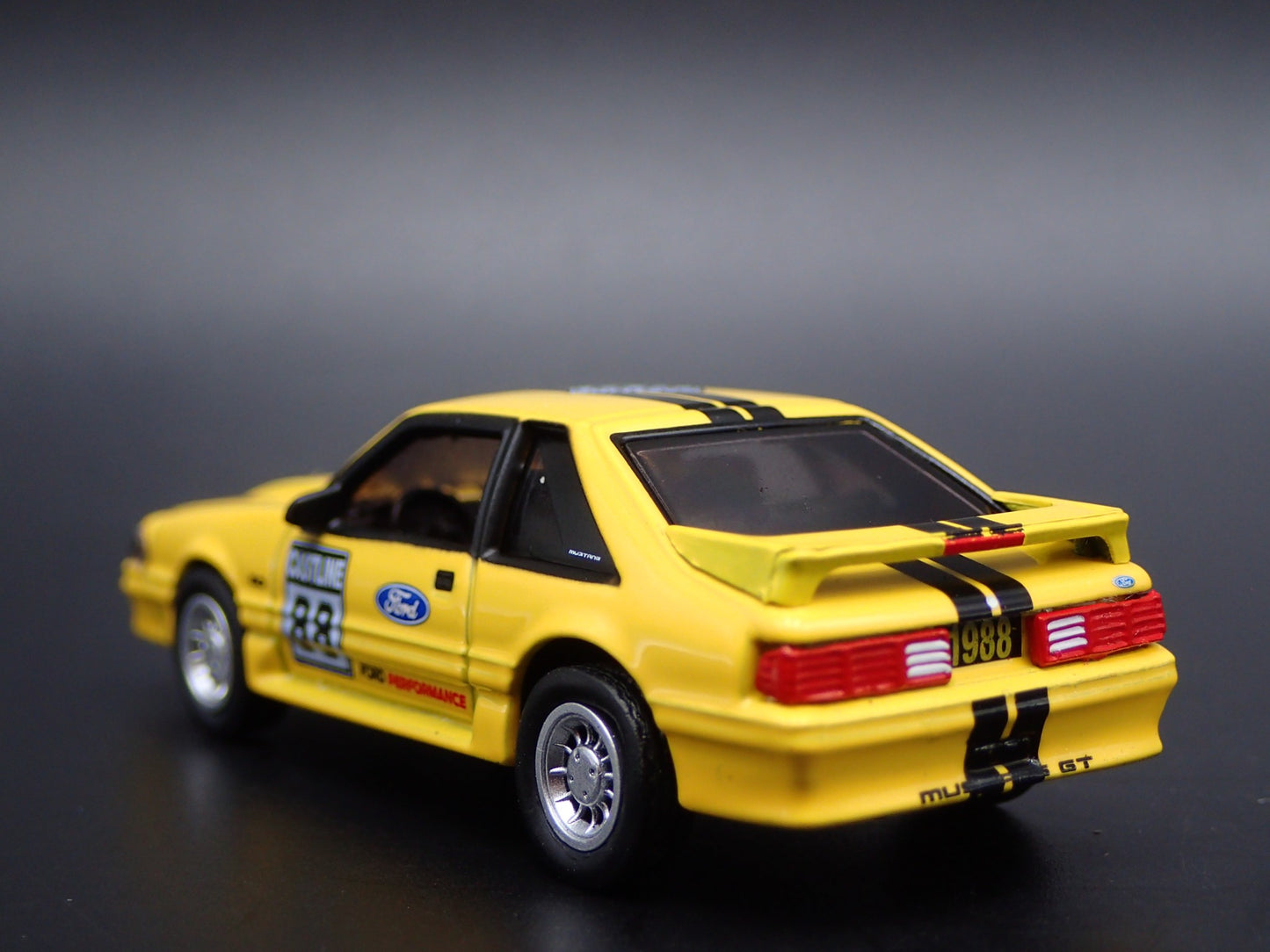 1988 88 FORD MUSTANG GT 5.0 FOX BODY YELLOW 1:64 SCALE DIORAMA DIECAST MODEL CAR