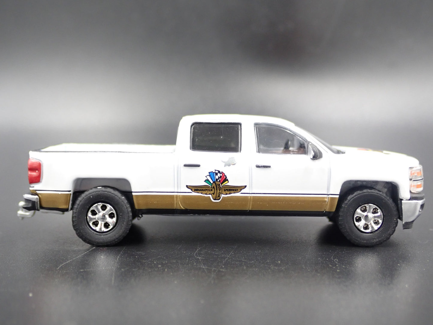 2014-2019 CHEVY CHEVROLET SILVERADO TRUCK INDY 500 HITCH 1:64 DIECAST MODEL CAR