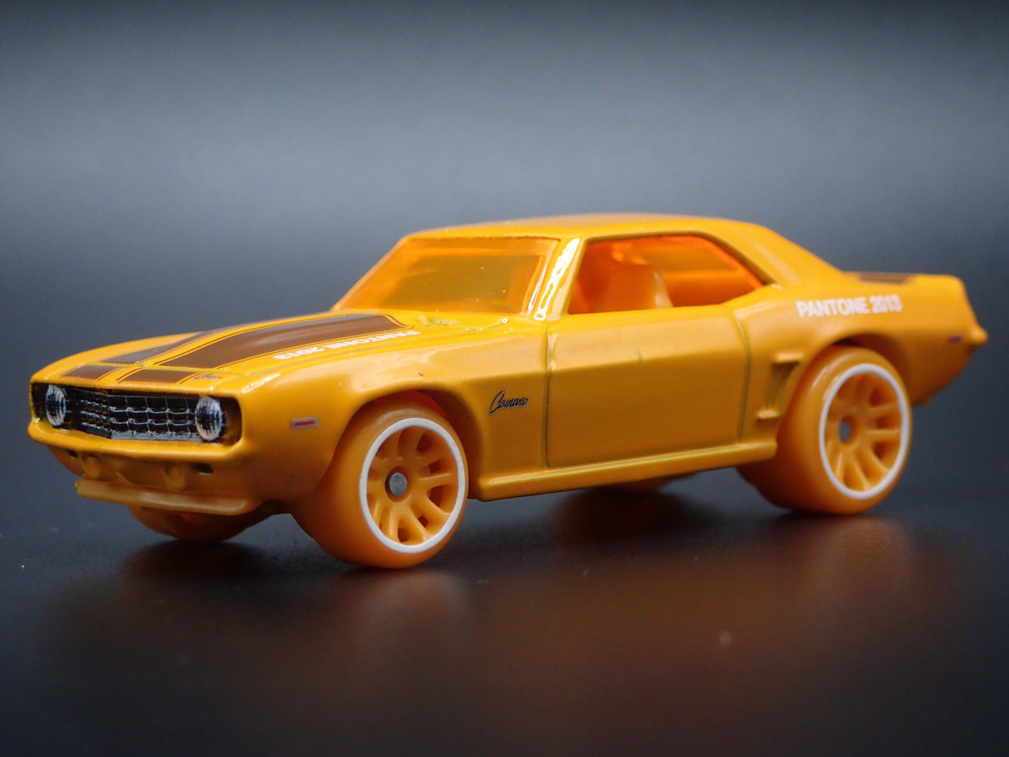 1969 69 CHEVY CHEVROLET COPO CAMARO ORANGE 1:64 SCALE DIORAMA DIECAST MODEL CAR