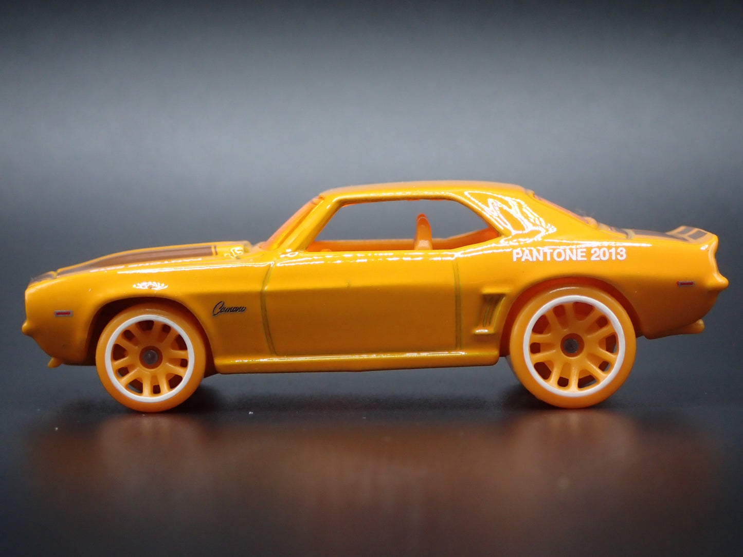 1969 69 CHEVY CHEVROLET COPO CAMARO ORANGE 1:64 SCALE DIORAMA DIECAST MODEL CAR