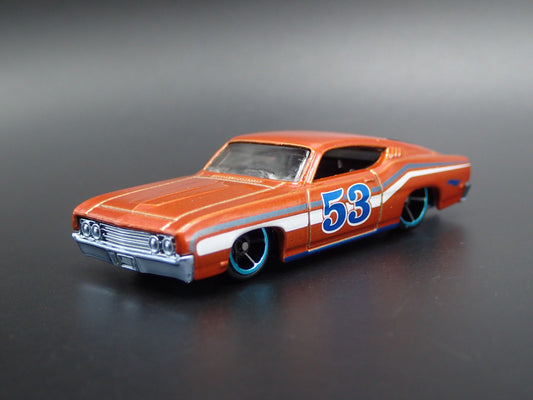 1969 69 FORD TORINO TALLADEGA 1:64 SCALE COLLECTIBLE DIORAMA DIECAST MODEL CAR