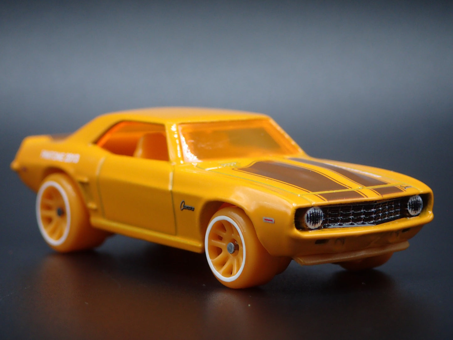 1969 69 CHEVY CHEVROLET COPO CAMARO ORANGE 1:64 SCALE DIORAMA DIECAST MODEL CAR