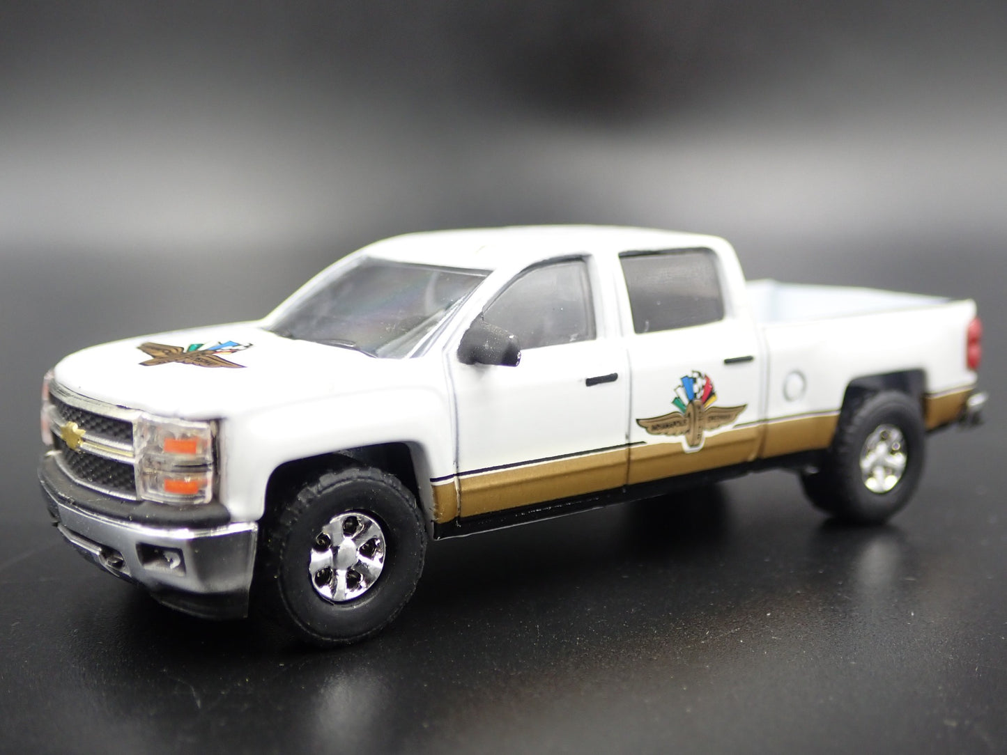 2014-2019 CHEVY CHEVROLET SILVERADO TRUCK INDY 500 HITCH 1:64 DIECAST MODEL CAR
