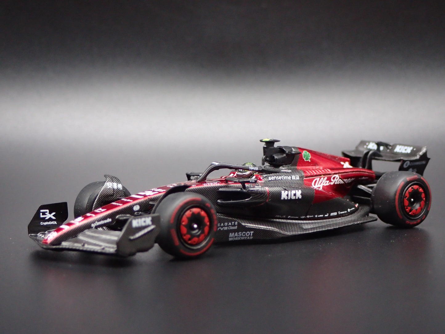 ALFA ROMEO #24 F1 ZHOU GUANYU 2023 TEAM KICK C43 1:64 SCALE DIECAST MODEL CAR