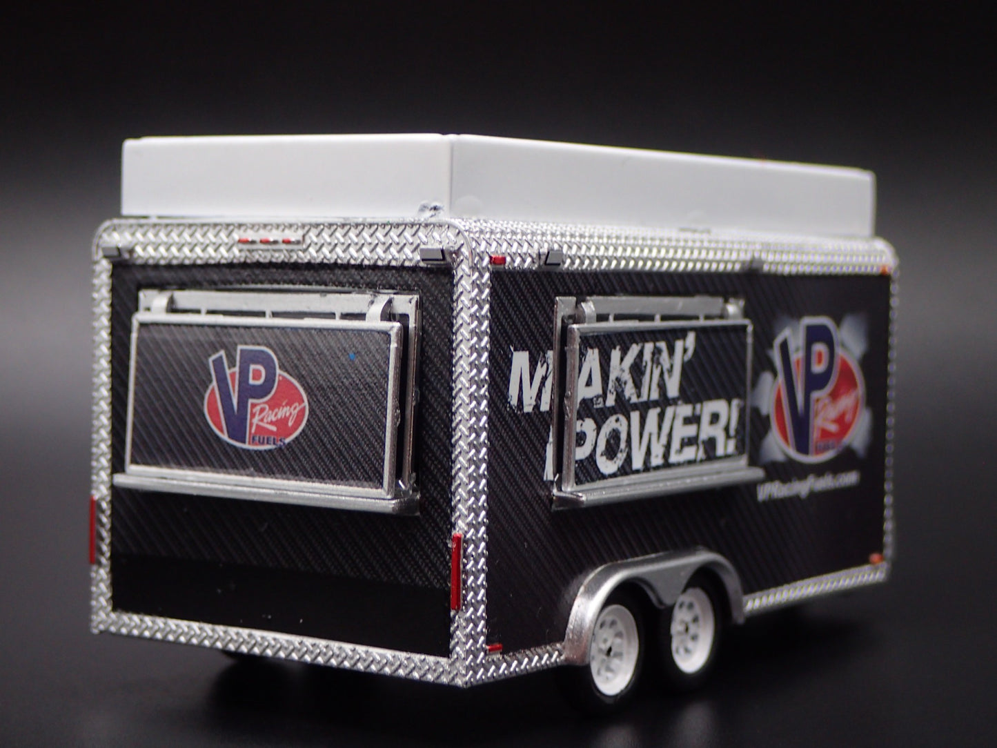 VP RACING MERCHANDISE TRAILER 1:64 SCALE COLLECTIBLE DIORAMA DIECAST MODEL