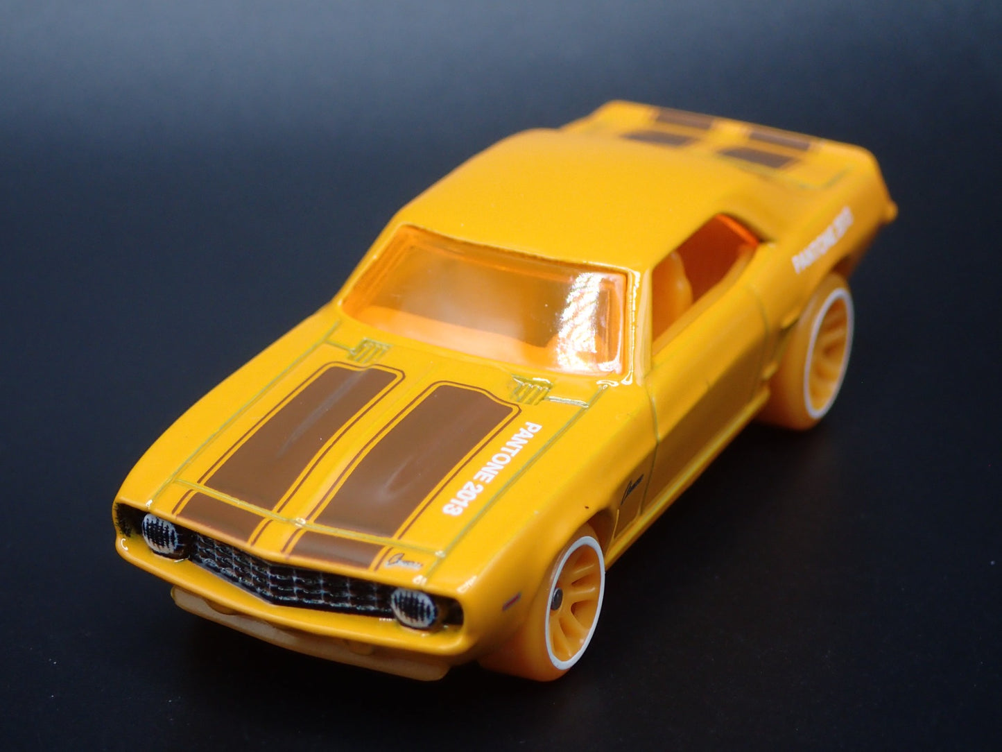 1969 69 CHEVY CHEVROLET COPO CAMARO ORANGE 1:64 SCALE DIORAMA DIECAST MODEL CAR