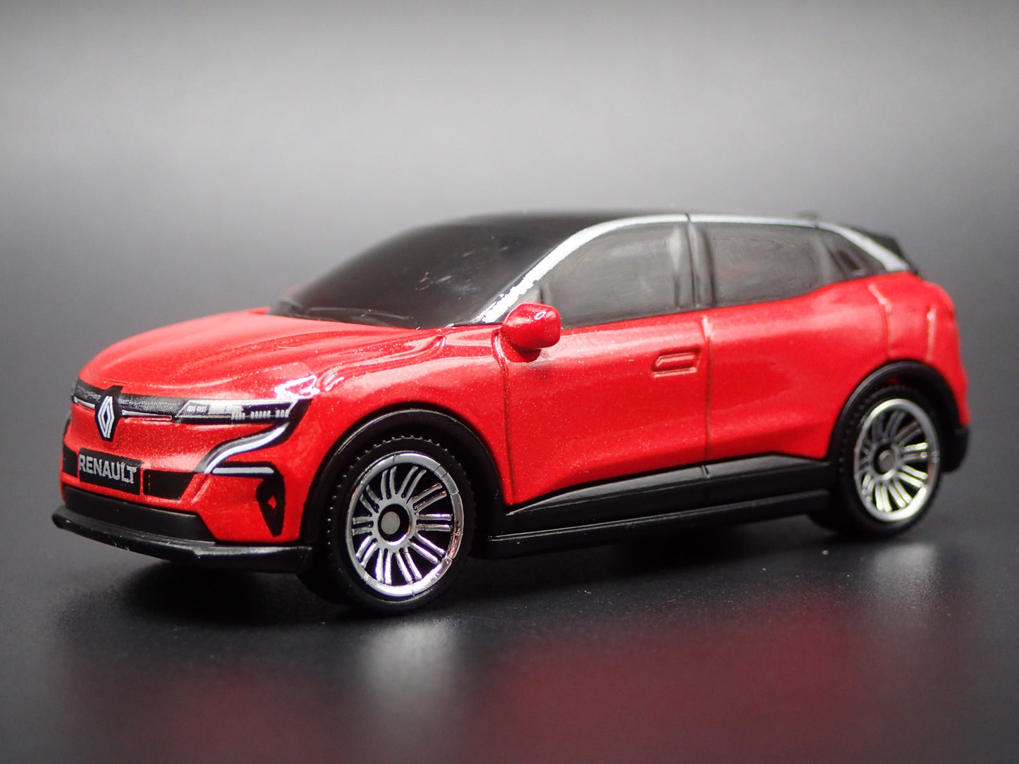 2022-2025 RENAULT MEGANE SUV RED 1:64 SCALE DIORAMA DIECAST MODEL CAR
