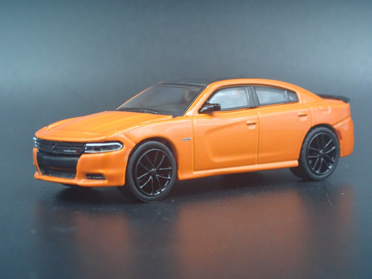 2017 DODGE CHARGER R/T RARE 1:64 SCALE COLLECTIBLE DIORAMA DIECAST MODEL CAR-Burning Rubber Toy Company