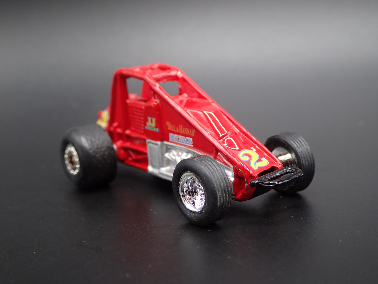 SPRINT CAR #2 JJ YELEY MEAT SNACKS RED 1:64 SCALE DIORAMA DIECAST MODEL CAR