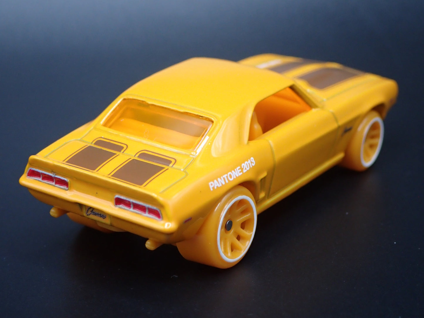 1969 69 CHEVY CHEVROLET COPO CAMARO ORANGE 1:64 SCALE DIORAMA DIECAST MODEL CAR