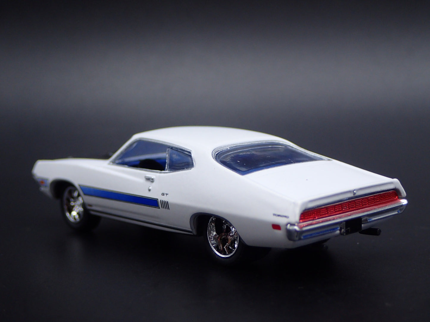 1970 70 FORD TORINO GT 429 SCJ 1:64 SCALE COLLECTIBLE DIORAMA DIECAST MODEL CARz