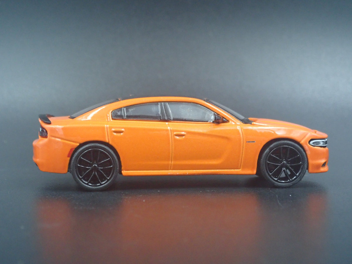 2017 DODGE CHARGER R/T RARE 1:64 SCALE COLLECTIBLE DIORAMA DIECAST MODEL CAR-Burning Rubber Toy Company