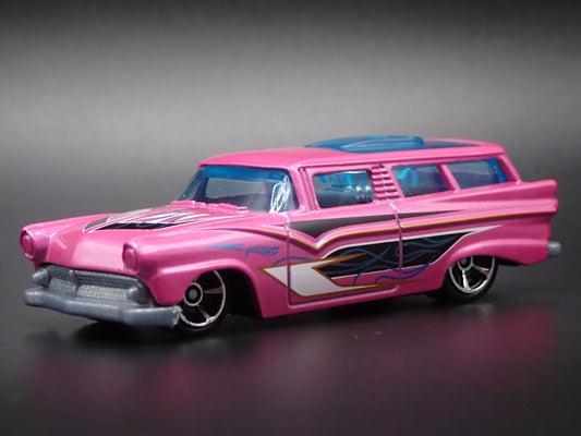 1955-1957 FORD RANCH WAGON PINK 1:64 SCALE COLLECTIBLE DIORAMA DIECAST MODEL CAR