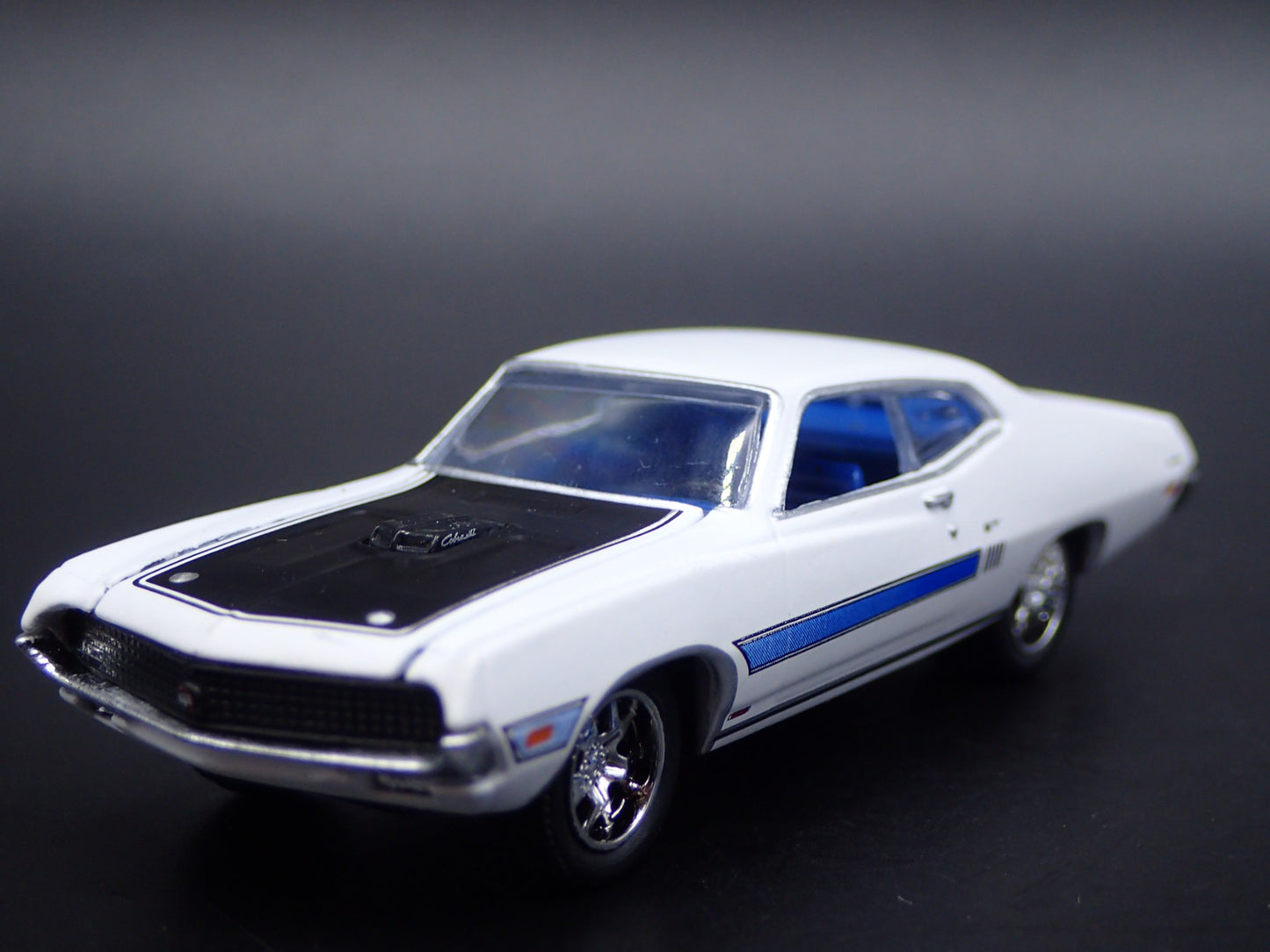 1970 70 FORD TORINO GT 429 SCJ 1:64 SCALE COLLECTIBLE DIORAMA DIECAST MODEL CARz