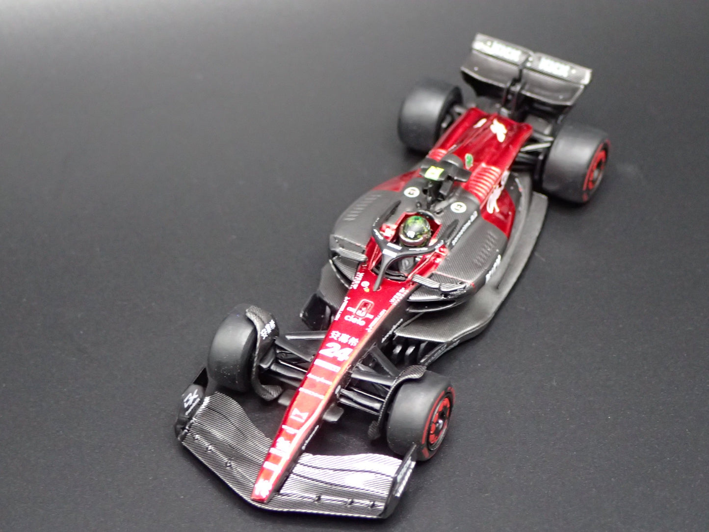 ALFA ROMEO #24 F1 ZHOU GUANYU 2023 TEAM KICK C43 1:64 SCALE DIECAST MODEL CAR