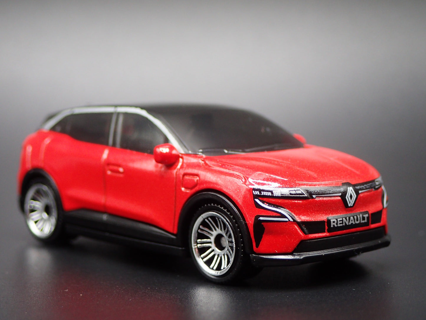 2022-2025 RENAULT MEGANE SUV RED 1:64 SCALE DIORAMA DIECAST MODEL CAR