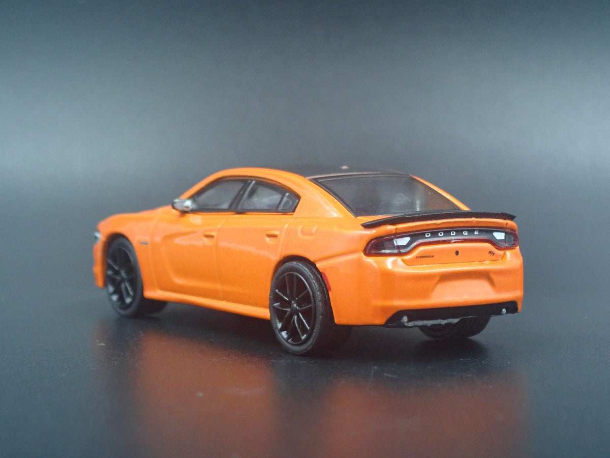 2017 DODGE CHARGER R/T RARE 1:64 SCALE COLLECTIBLE DIORAMA DIECAST MODEL CAR-Burning Rubber Toy Company