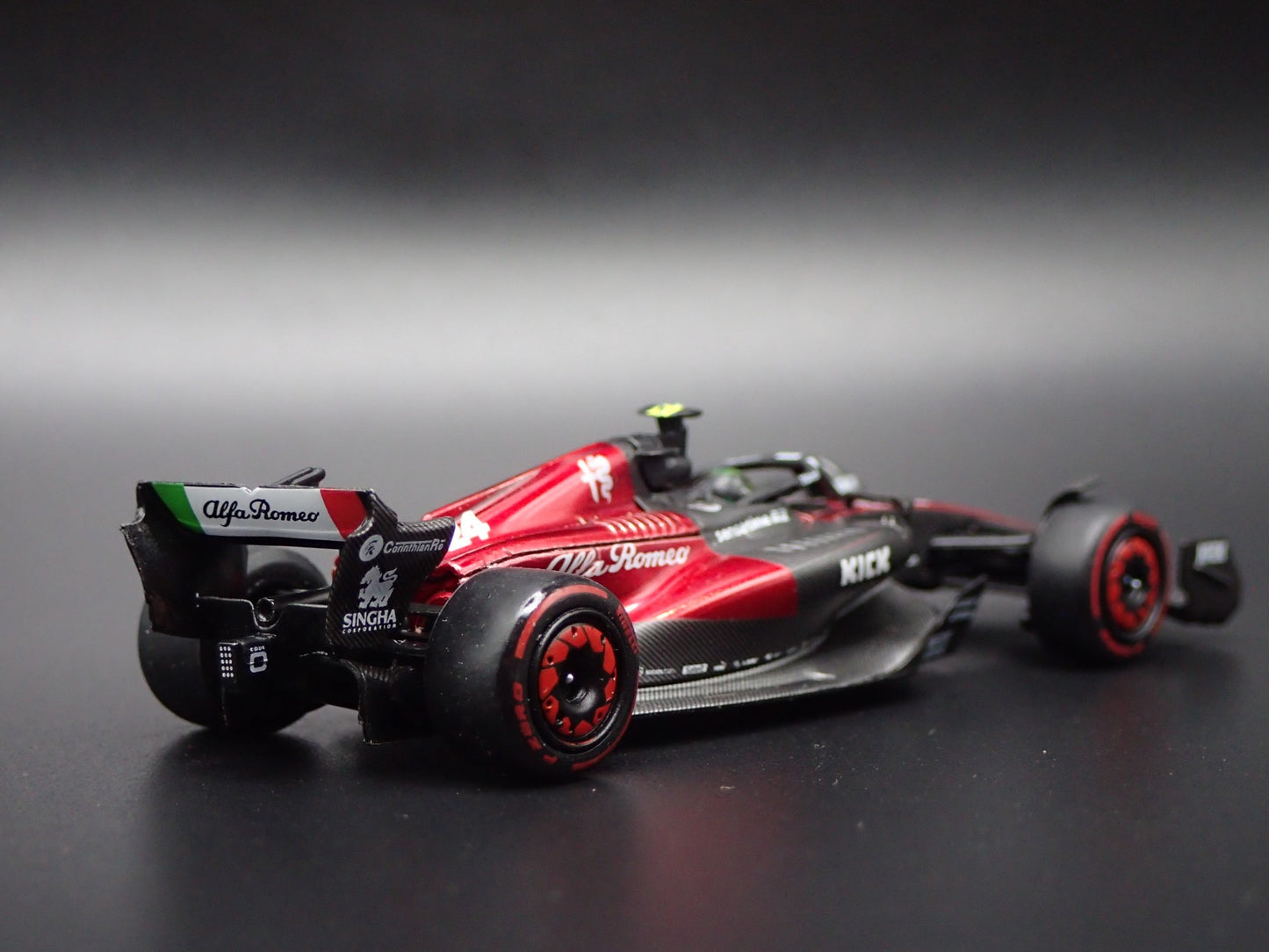 ALFA ROMEO #24 F1 ZHOU GUANYU 2023 TEAM KICK C43 1:64 SCALE DIECAST MODEL CAR