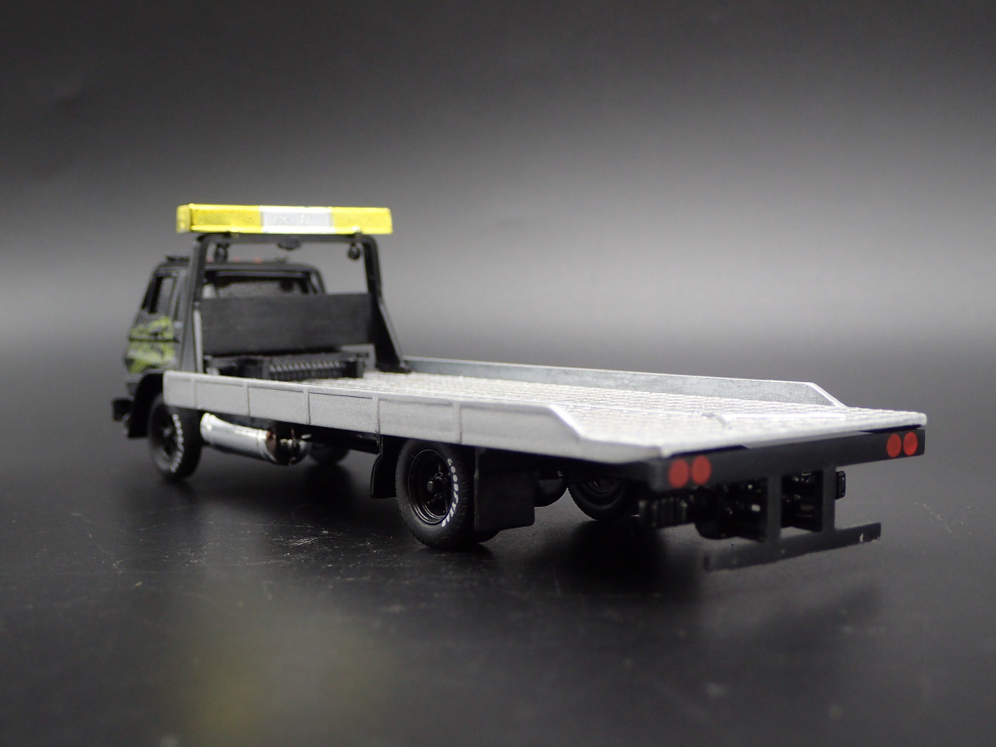 1969 69 DODGE L600 COE FLATBED TRUCK 426 HELLEPHANT 1:64 SCALE DIECAST MODEL CAR