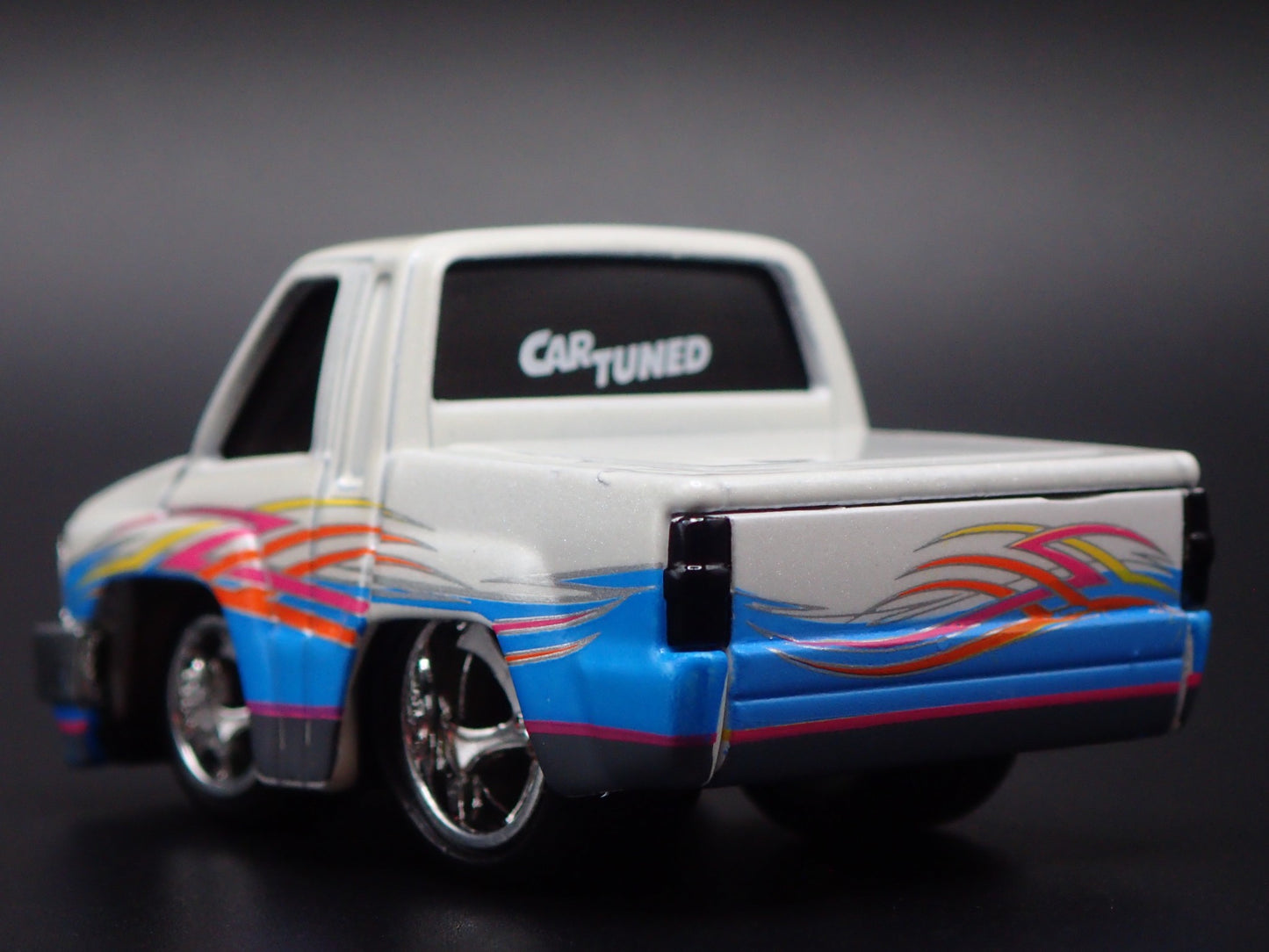 1985 85 TOYOTA SR5 PICKUP TRUCK CAR TUNED WHITE 1/64 SCALE DIECAST MODEL CAR