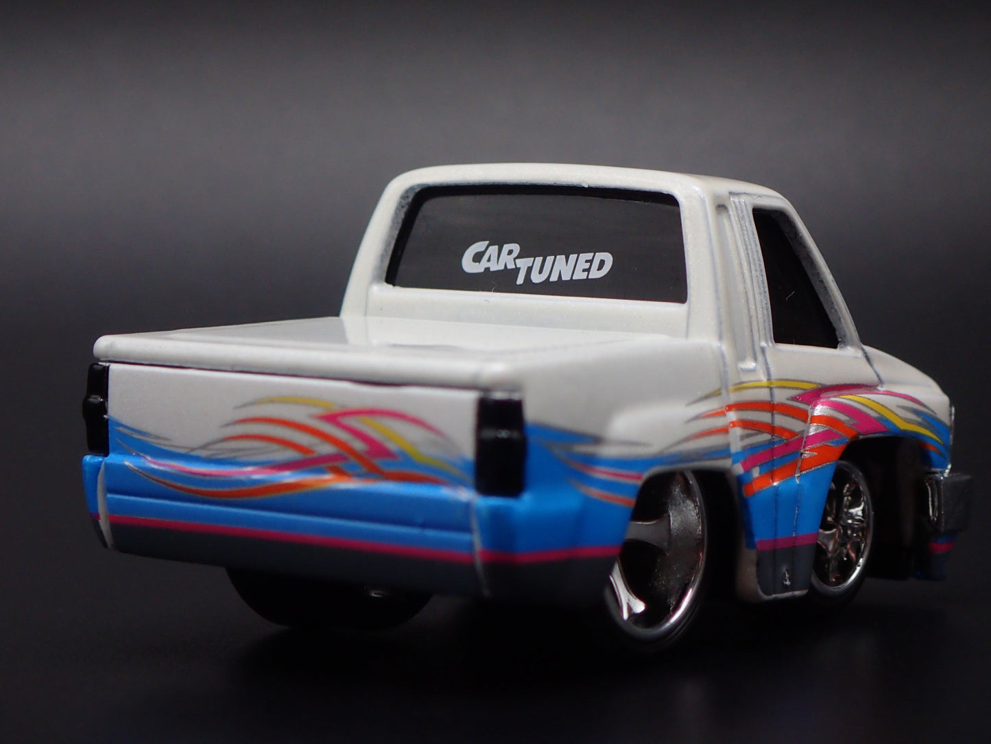 1985 85 TOYOTA SR5 PICKUP TRUCK CAR TUNED WHITE 1/64 SCALE DIECAST MODEL CAR