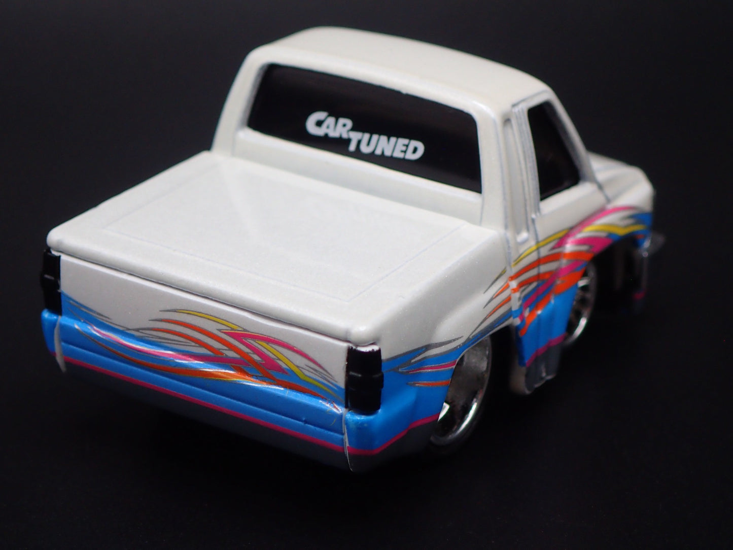 1985 85 TOYOTA SR5 PICKUP TRUCK CAR TUNED WHITE 1/64 SCALE DIECAST MODEL CAR