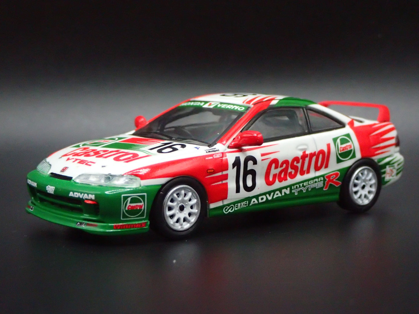 1994-2001 HONDA INTEGRA TYPE-R DC2 #16 CASTROL VTEC 1:64 SCALE DIECAST MODEL CAR