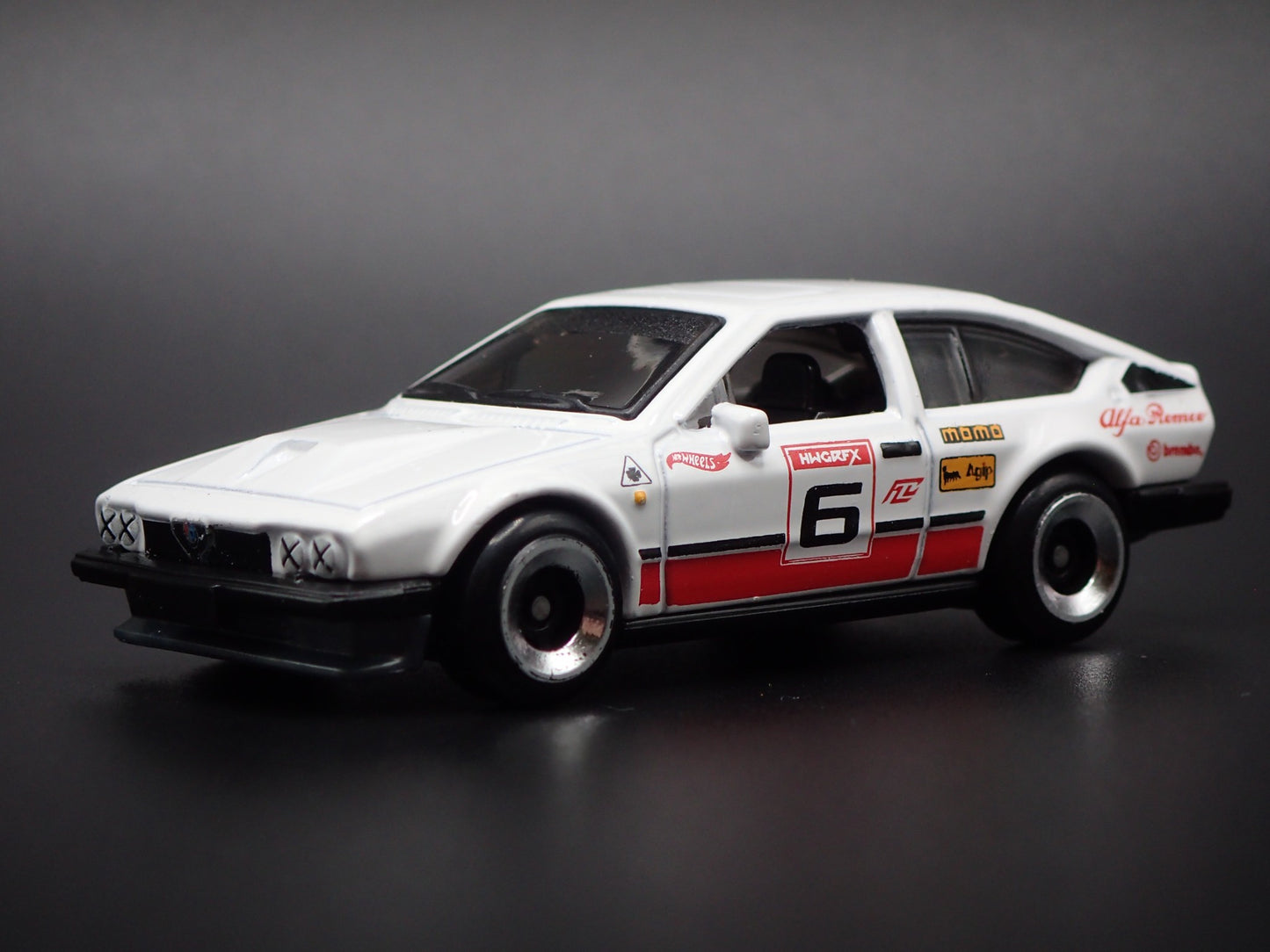 1981-1987 ALFA ROMEO GTV6 3.0 WHITE 1:64 SCALE COLLECTIBLE DIECAST MODEL CAR