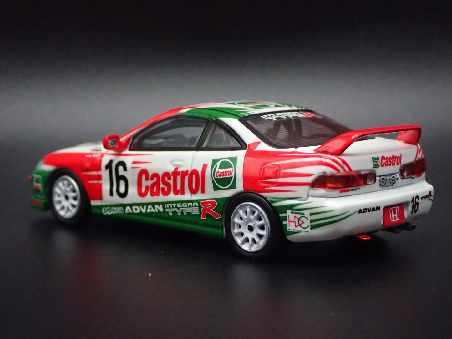 1994-2001 HONDA INTEGRA TYPE-R DC2 #16 CASTROL VTEC 1:64 SCALE DIECAST MODEL CAR