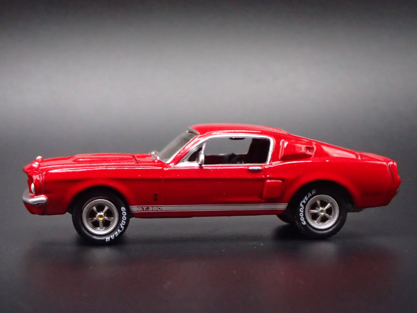 1967 67 FORD MUSTANG SHELBY GT500 RED 1:64 SCALE DIORAMA DIECAST MODEL CAR