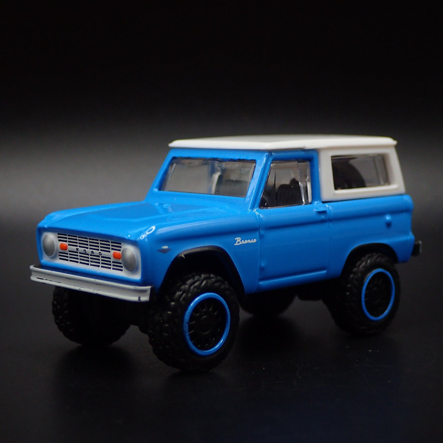 1966 66 FORD BRONCO W/ HITCH 1:64 SCALE COLLECTIBLE DIORAMA DIECAST MODEL CAR