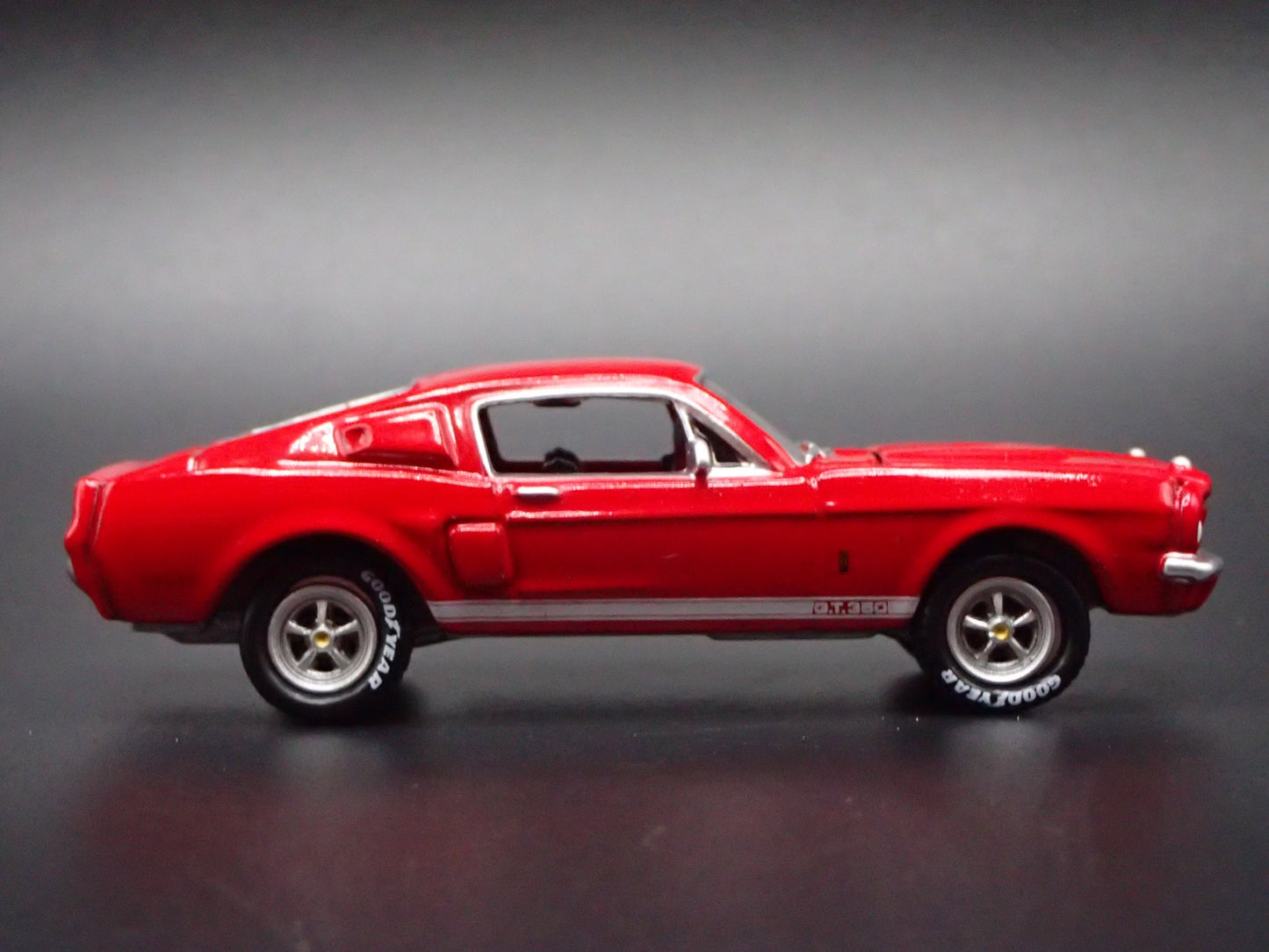 1967 67 FORD MUSTANG SHELBY GT500 RED 1:64 SCALE DIORAMA DIECAST MODEL CAR