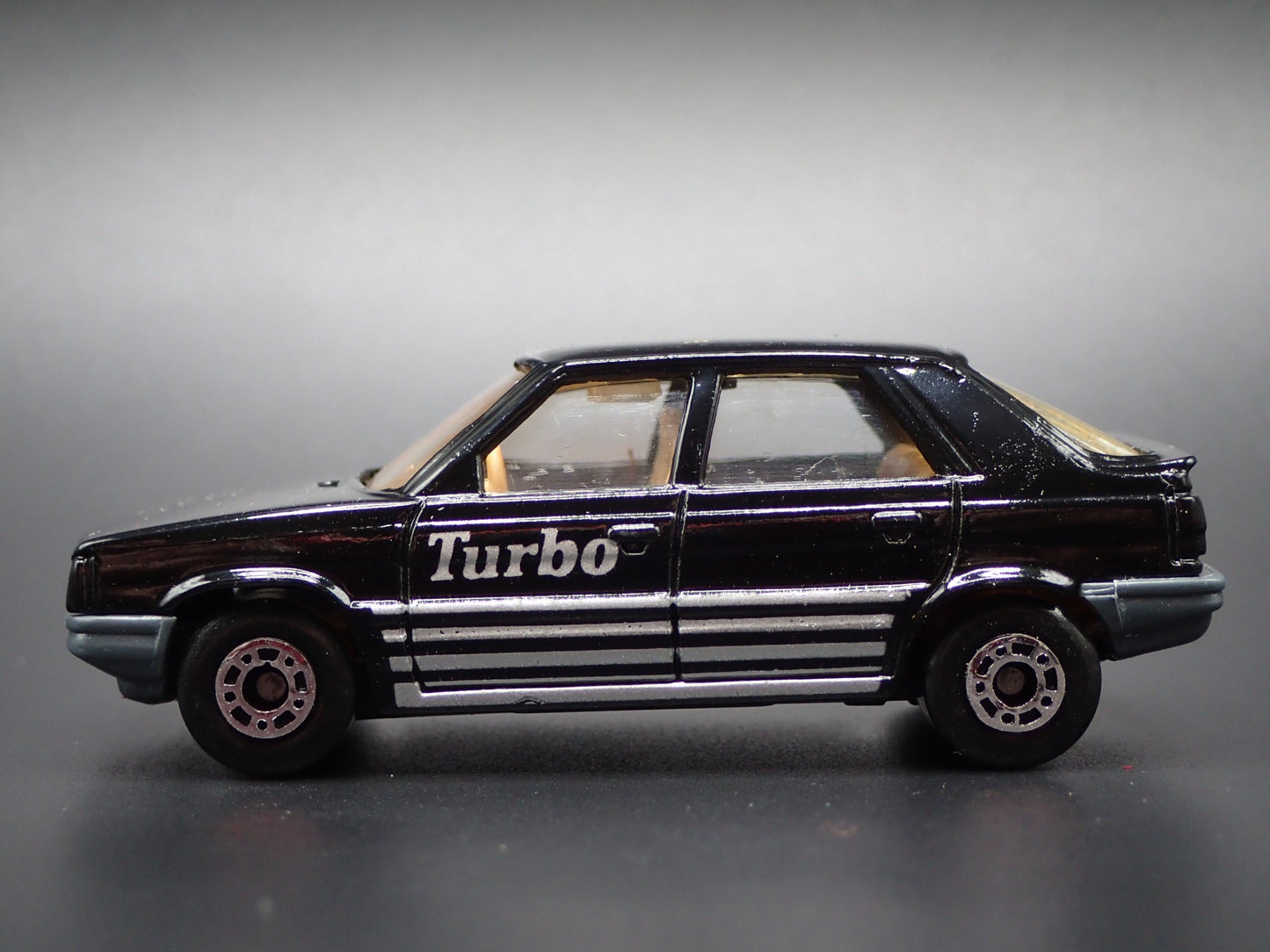 1984-1996 RENAULT 5 TURBO BLACK 1:64 SCALE COLLECTIBLE DIORAMA DIECAST MODEL CAR