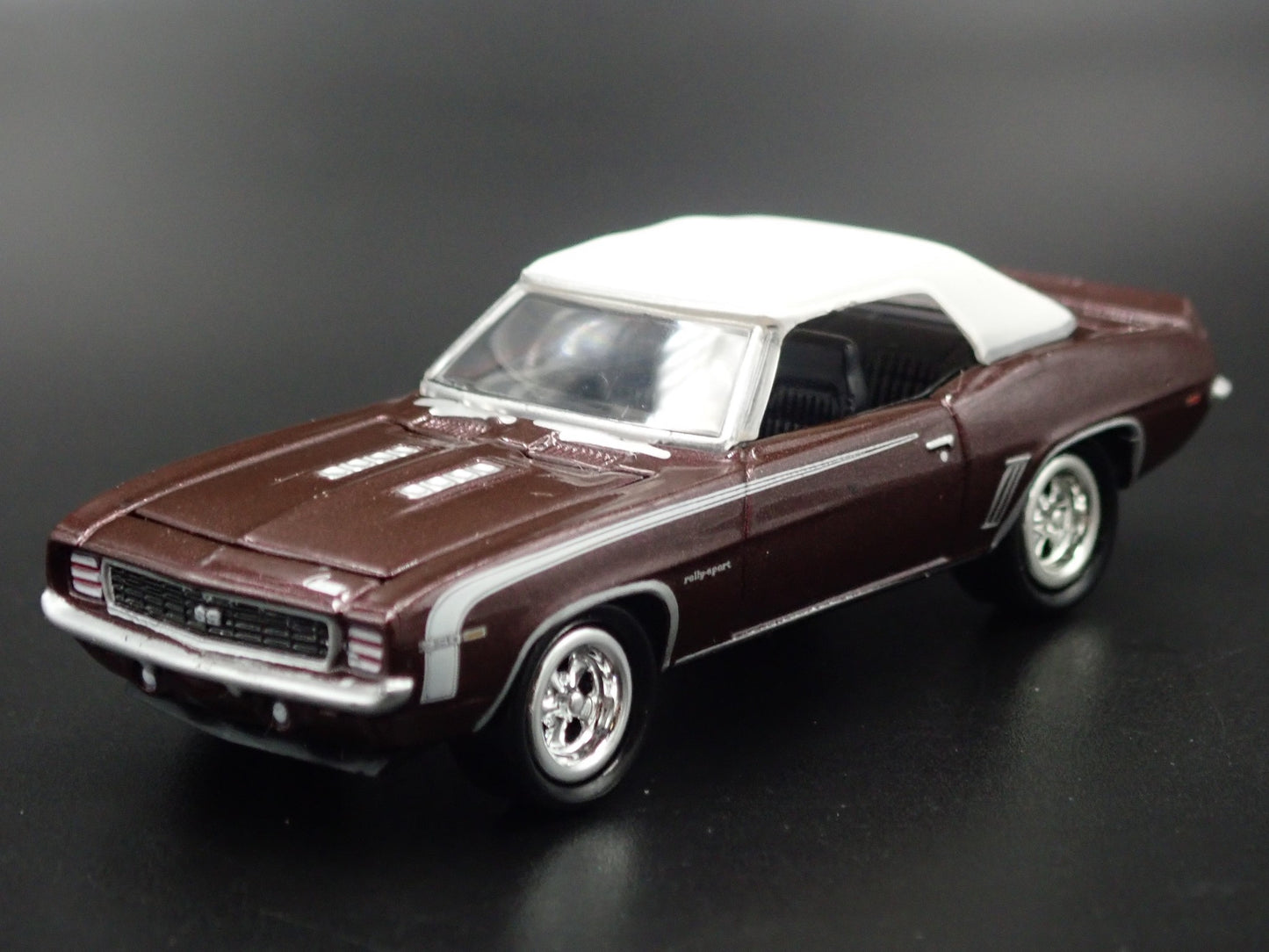 1969 69 CHEVY CHEVROLET CAMARO SS BURGUNDY 1:64 SCALE DIORAMA DIECAST MODEL CAR
