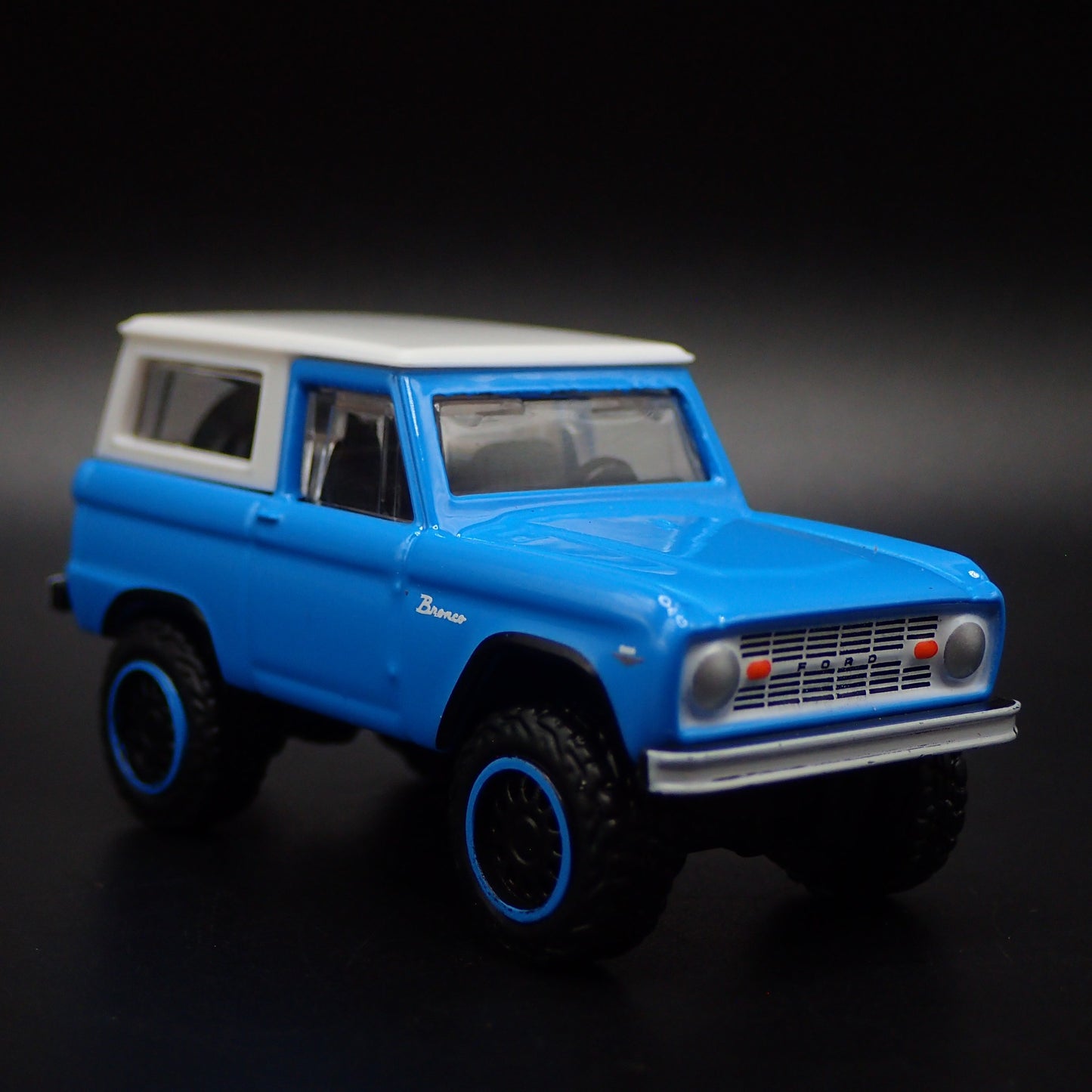 1966 66 FORD BRONCO W/ HITCH 1:64 SCALE COLLECTIBLE DIORAMA DIECAST MODEL CAR