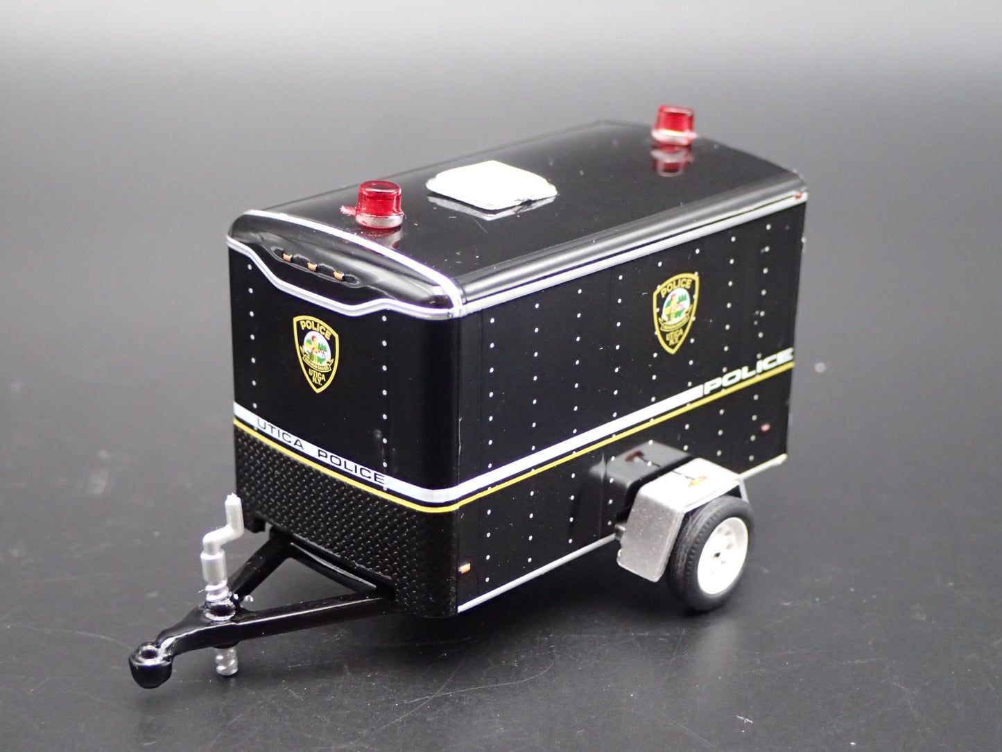 UTICA, NEW YORK POLICE DEPT SMALL CARGO TRAILER 1:64 SCALE DIORAMA MODEL CAR