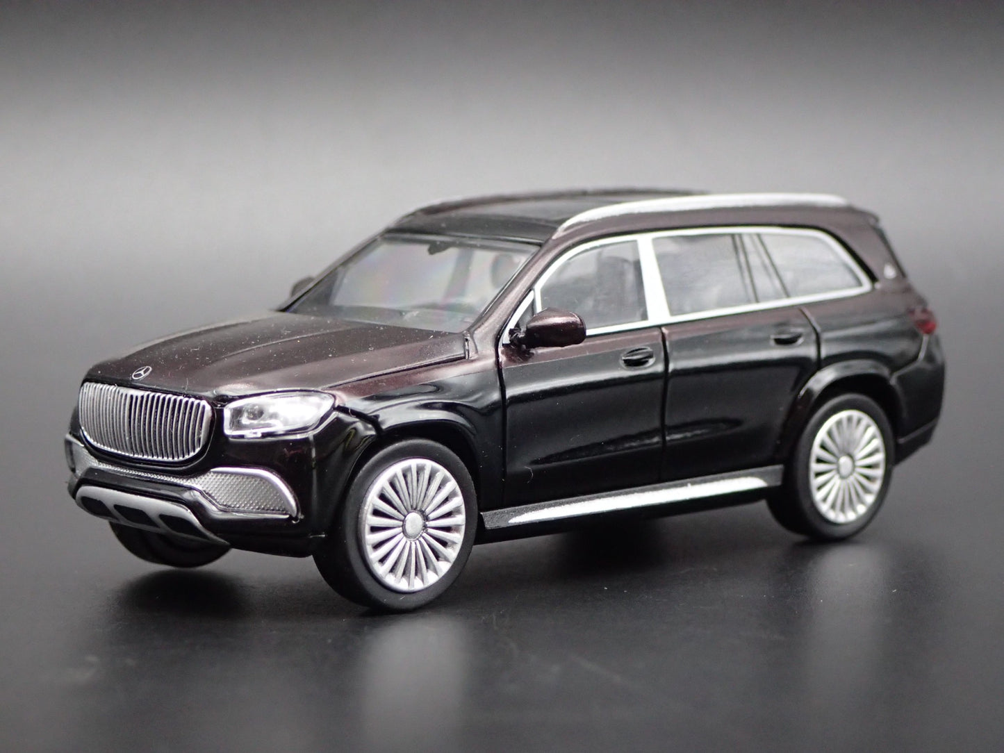 2020-2023 MERCEDES MAYBACH GLS 600 SUV 1:64 SCALE DIORAMA DIECAST MODEL CAR