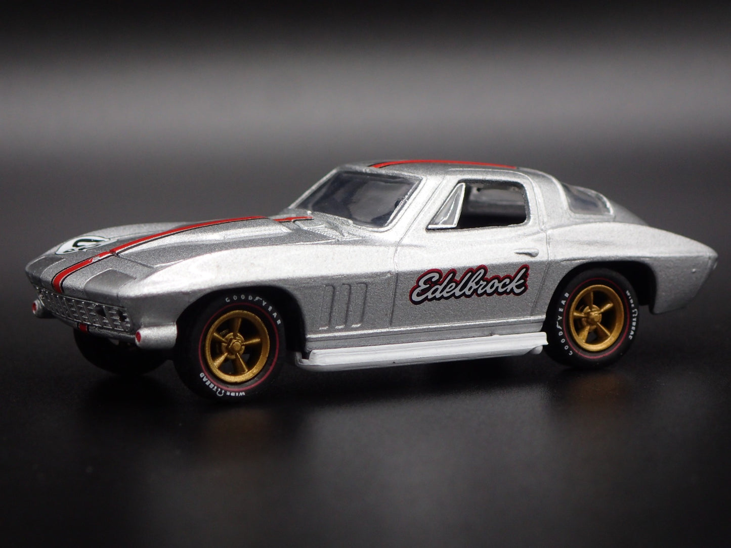 1966 66 CHEVY CHEVROLET CORVETTE 427 EDELBROCK RARE 1:64 SCALE DIECAST MODEL CAR