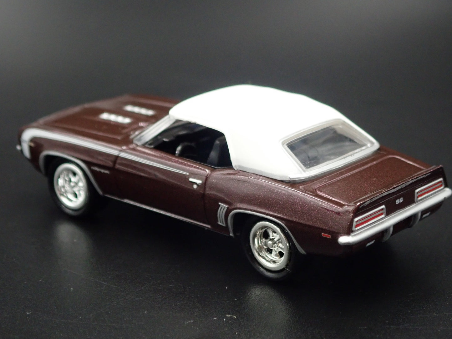 1969 69 CHEVY CHEVROLET CAMARO SS BURGUNDY 1:64 SCALE DIORAMA DIECAST MODEL CAR