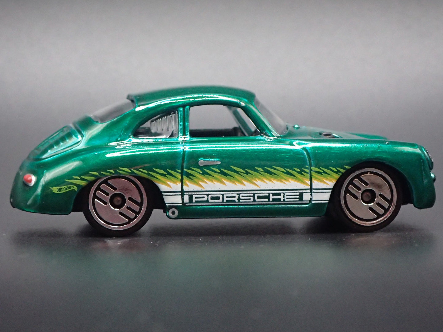 1955-1959 PORSCHE 356A OUTLAW 1:64 SCALE COLLECTIBLE DIORAMA DIECAST MODEL CAR