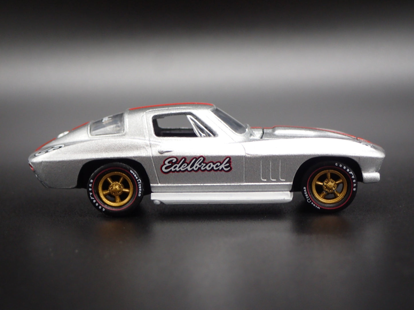 1966 66 CHEVY CHEVROLET CORVETTE 427 EDELBROCK RARE 1:64 SCALE DIECAST MODEL CAR