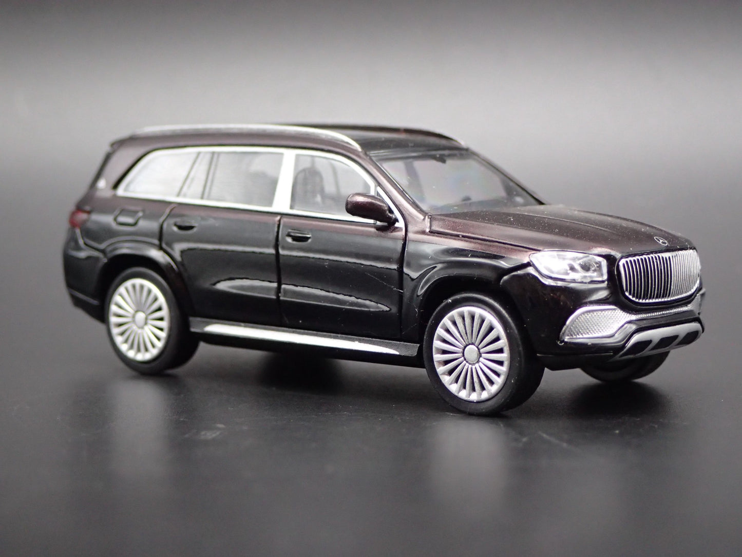 2020-2023 MERCEDES MAYBACH GLS 600 SUV 1:64 SCALE DIORAMA DIECAST MODEL CAR