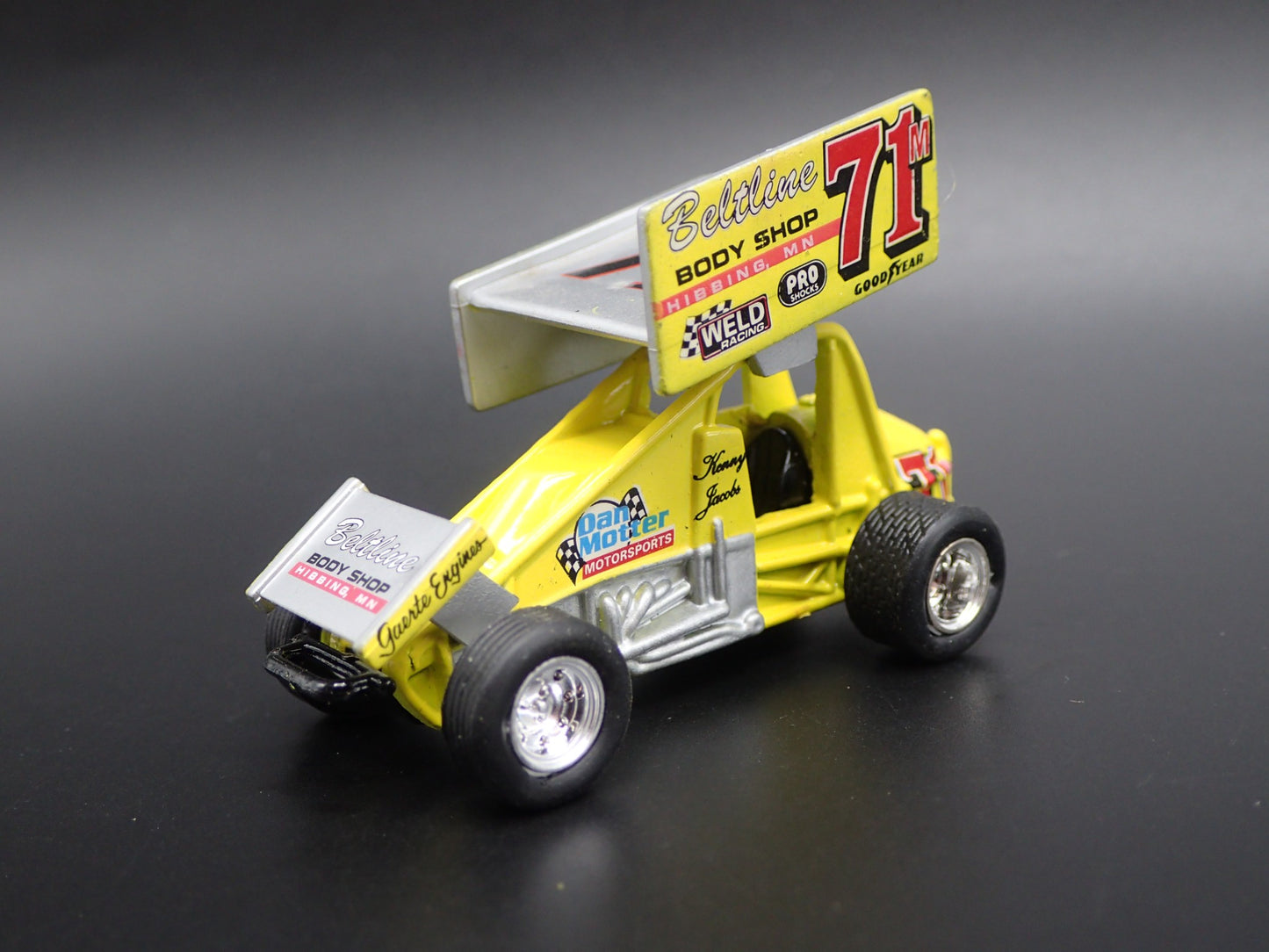 SPRINT CAR #71M KENNY JACOBS BELTLINE BODY 1:64 SCALE DIORAMA DIECAST MODEL CAR