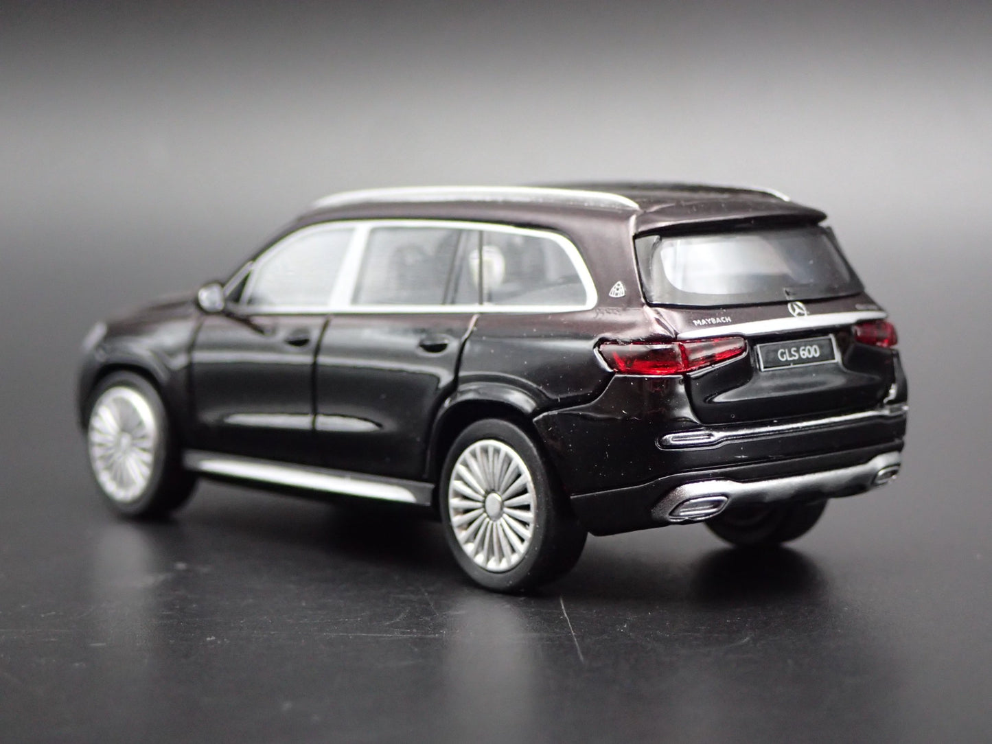 2020-2023 MERCEDES MAYBACH GLS 600 SUV 1:64 SCALE DIORAMA DIECAST MODEL CAR