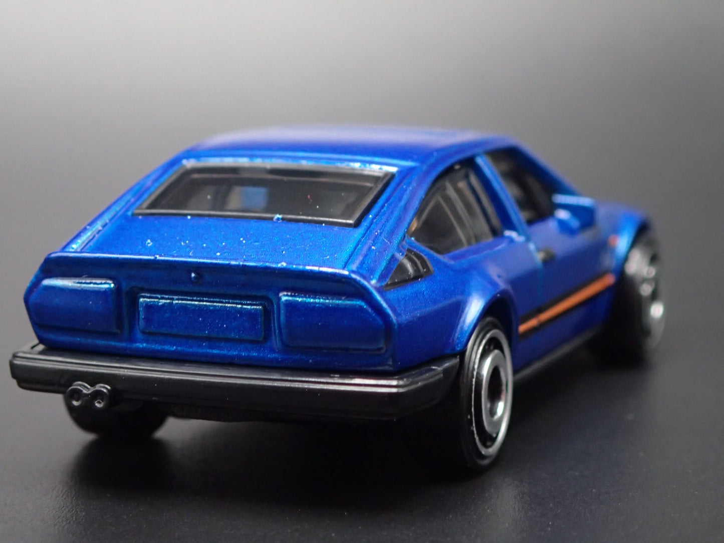 1981-1987 ALFA ROMEO GTV6 3.0 BLUE 1:64 SCALE COLLECTIBLE DIECAST MODEL CAR